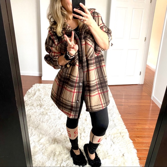 New Taupe Plaid Boxy Oversized Fleece Shirt Jacket - Picture 6 of 6